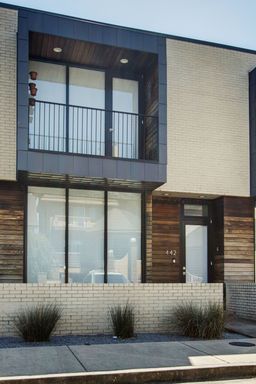 Modern Townhouse Downtown – photo 1
