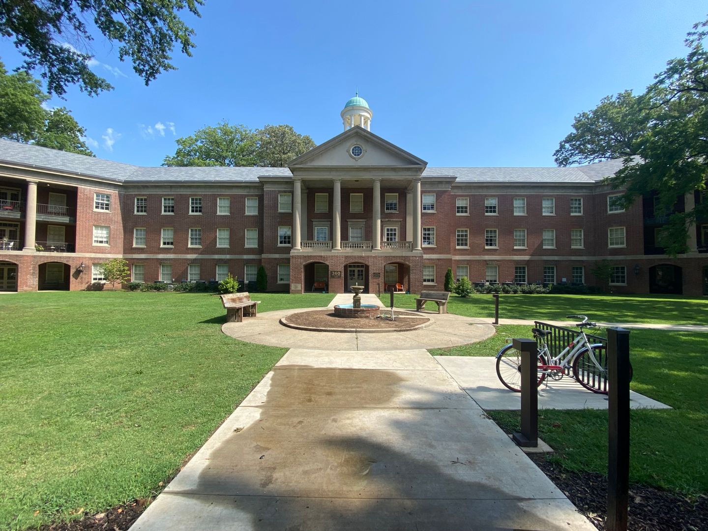 Memphis Apartment: 360 Metal Museum Drive