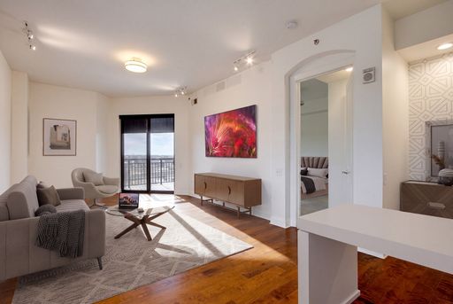Marvelously Modern in The Artesian – photo 1