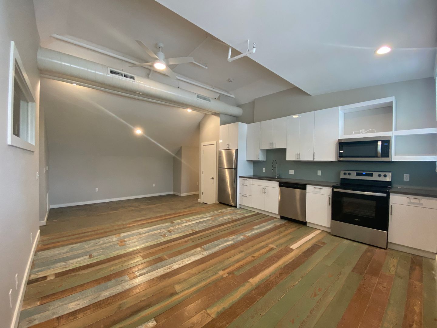 Memphis Apartment: 360 Metal Museum Drive