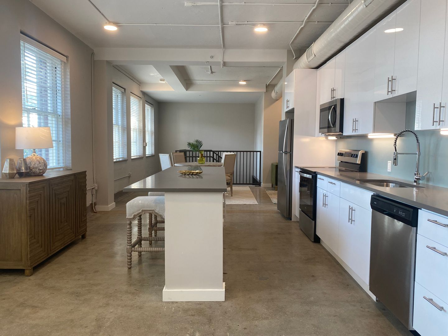 Memphis Apartment: 360 Metal Museum Drive