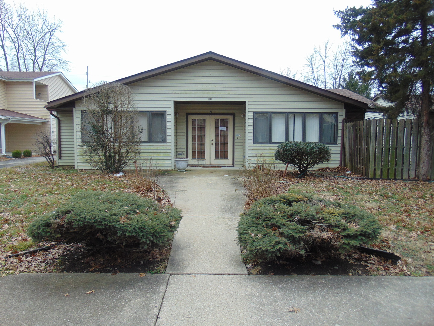 Springfield Apartment: 1000 Lori Lane