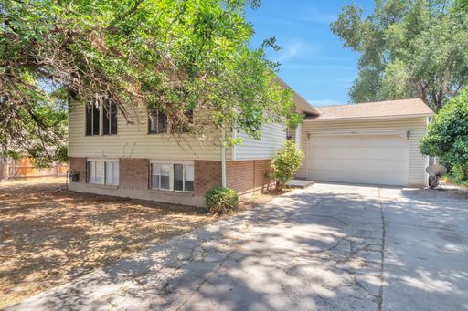 RECENTLY UPDATED! 4 BEDS, 2 CAR, BIG YARD – photo 1