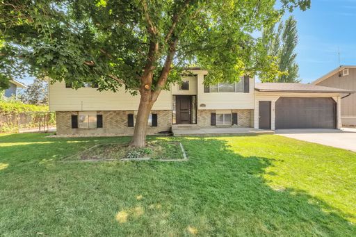 Remodeled 6 beds, 2 car garage!! – photo 1