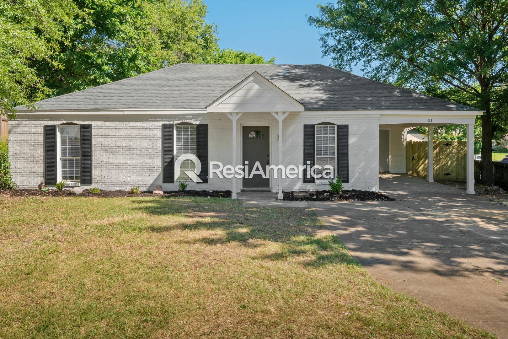 Southaven House: 914 Valley Springs Drive