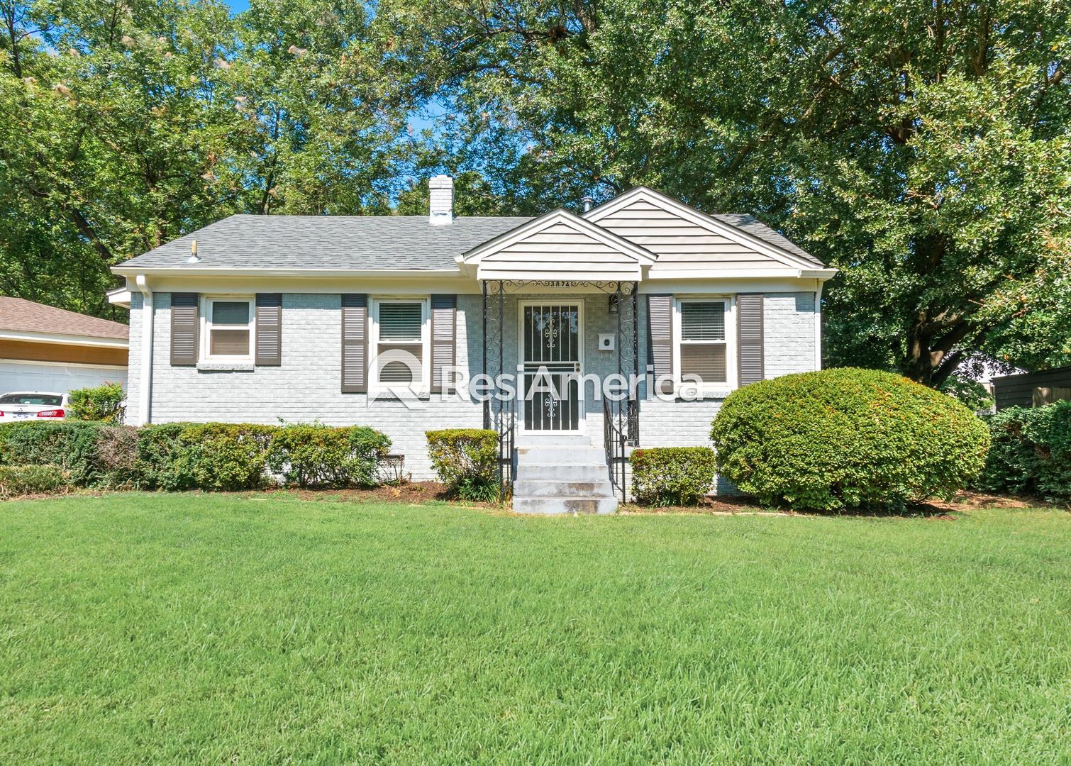 Memphis House: 3874 Allison Ave