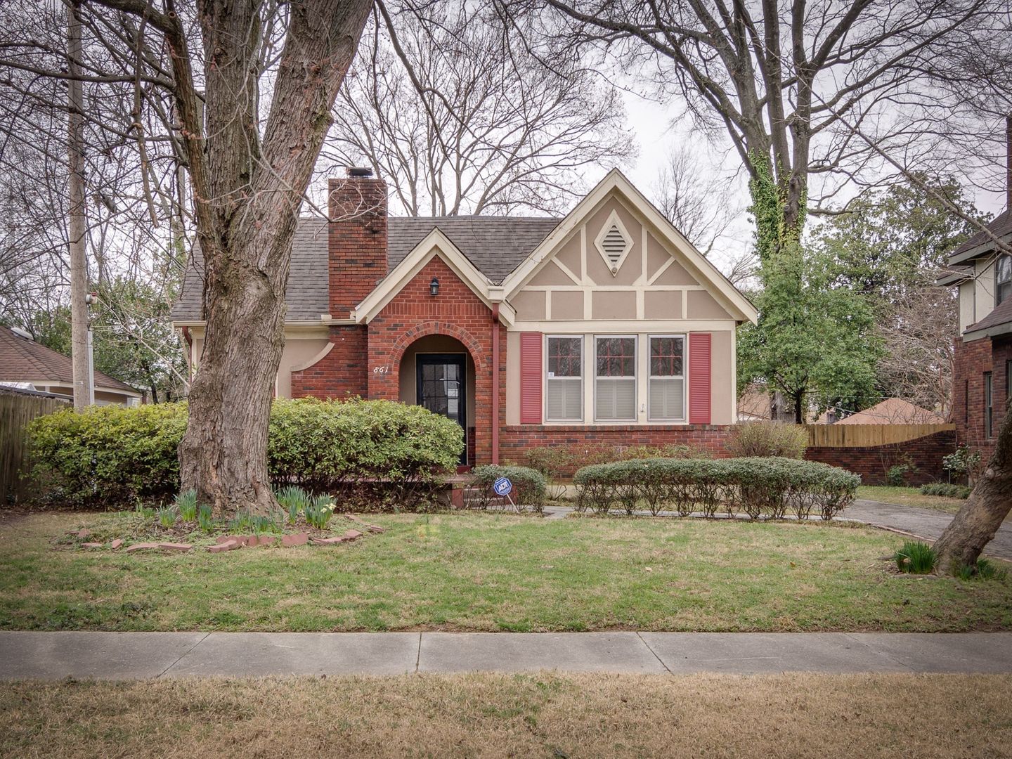 Memphis House: 861 N Barksdale St