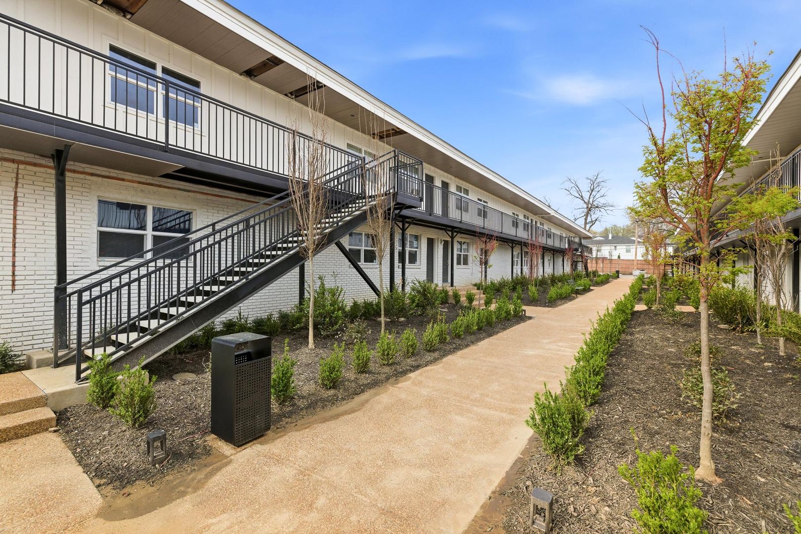 Memphis Apartment: 171 N Merton