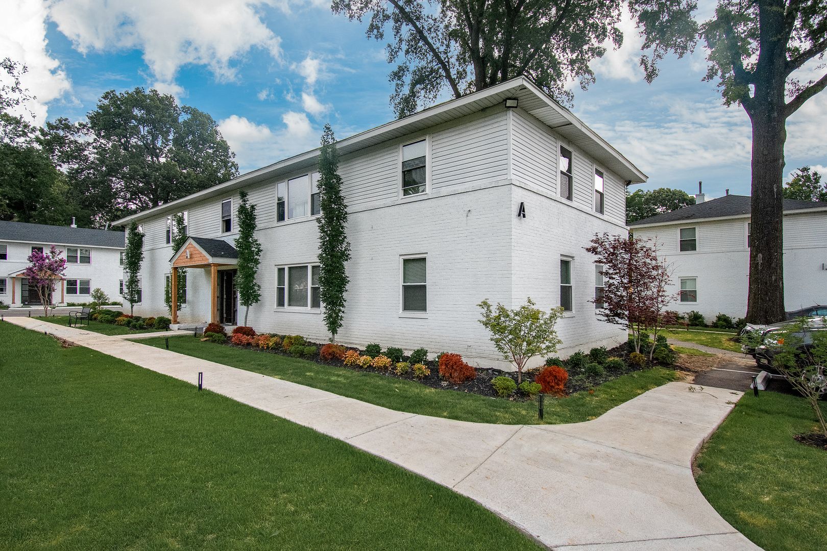 Memphis Apartment: 170 N Hollywood St