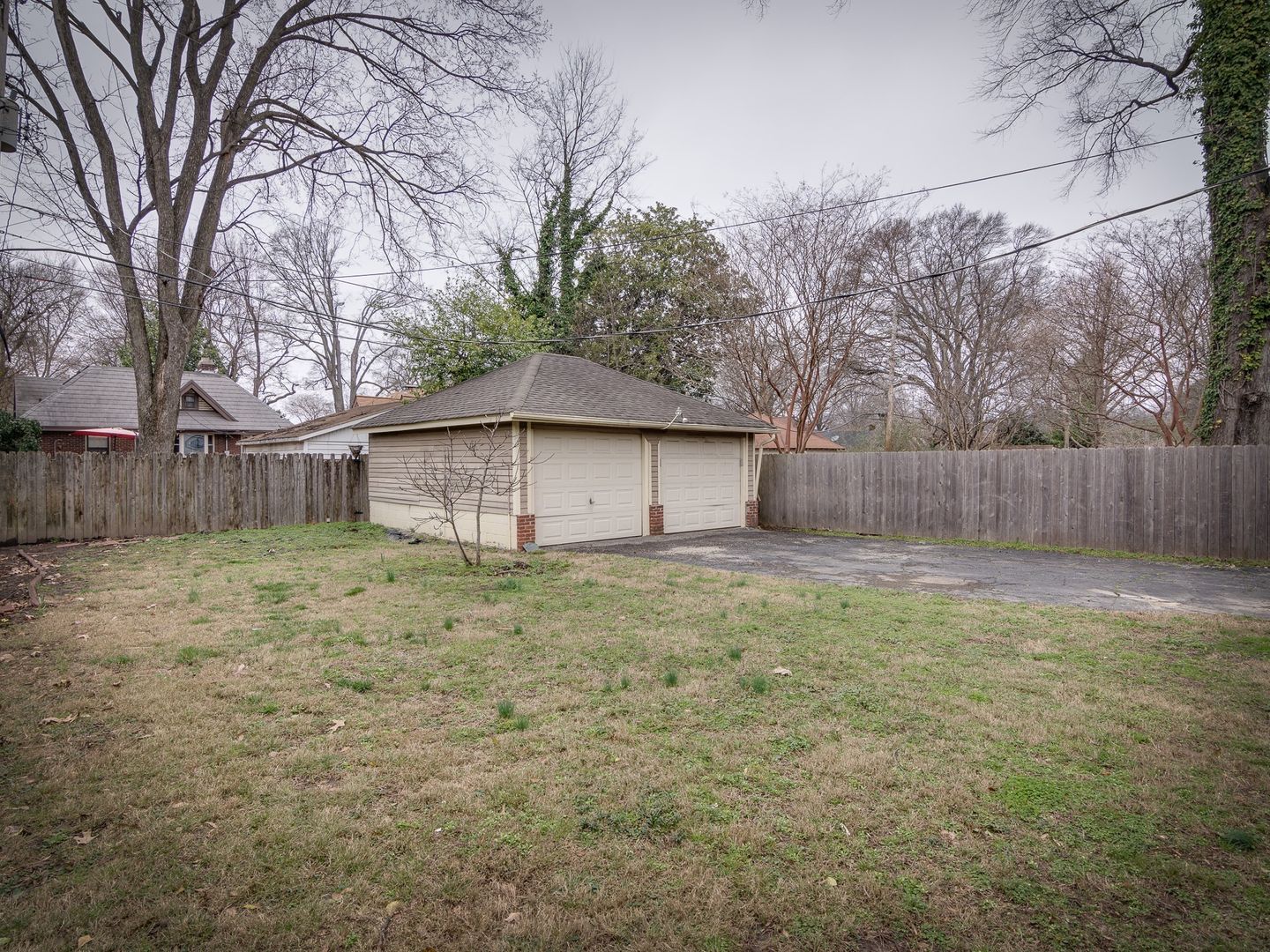 Memphis House: 861 N Barksdale St