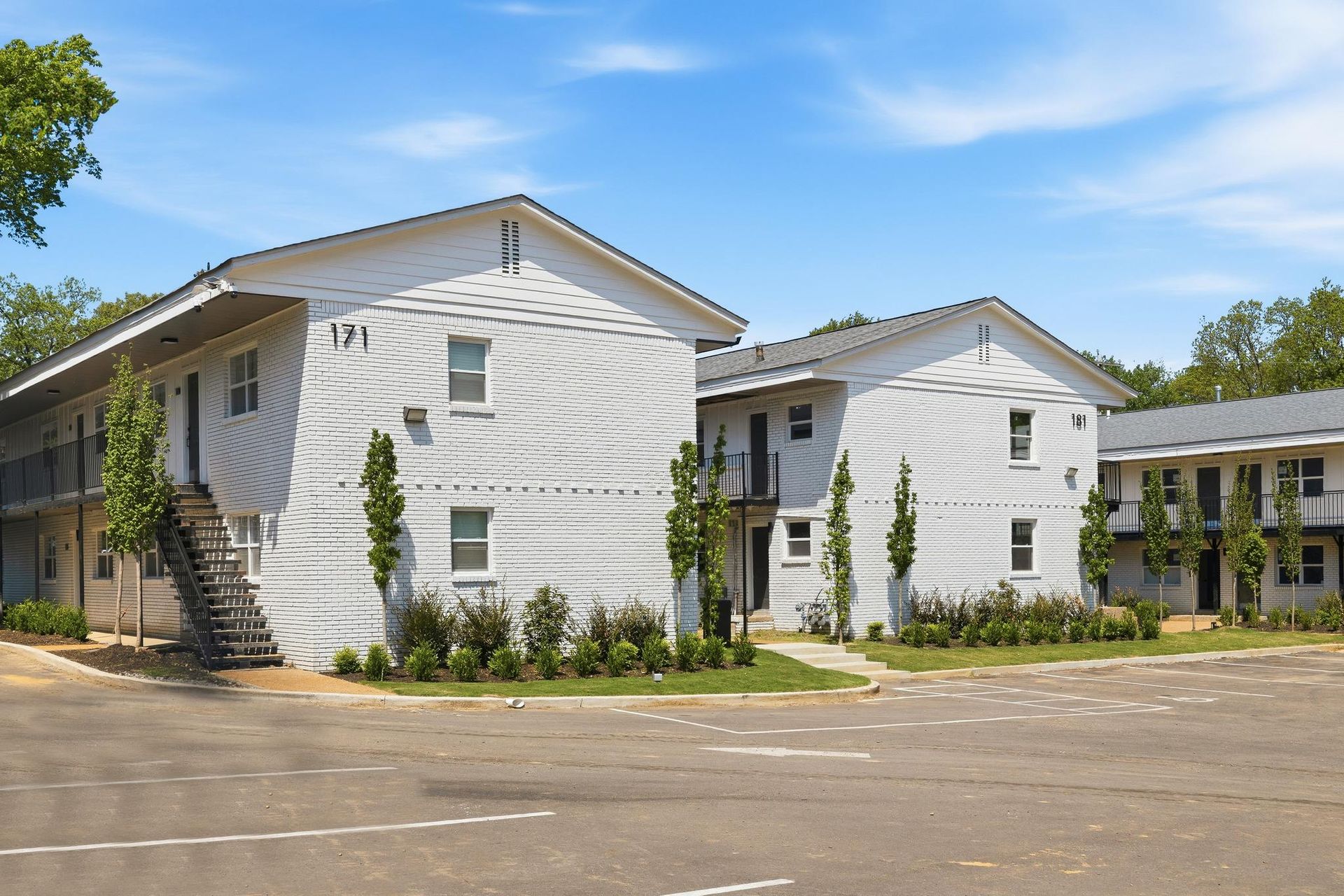 Memphis Apartment: 171 N Merton