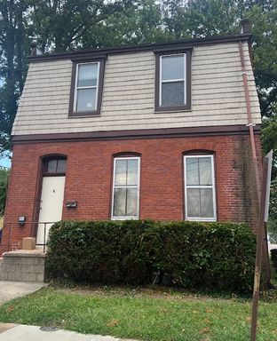1 Bedroom 1 Bath-Upstairs - 722 Abend #A – photo 1