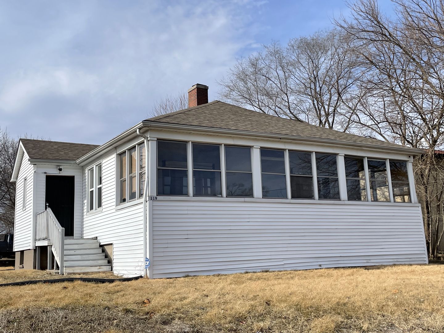 Belleville Apartment: 1528 Lebanon Avenue