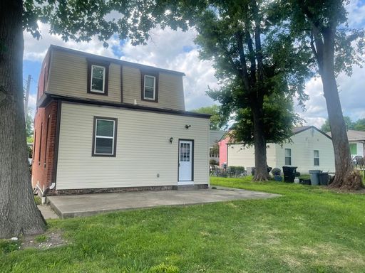 AVAILABLE NOW!! 2BED 1.5 BATH DUPLEX-MOVE IN SPECIAL! – photo 1