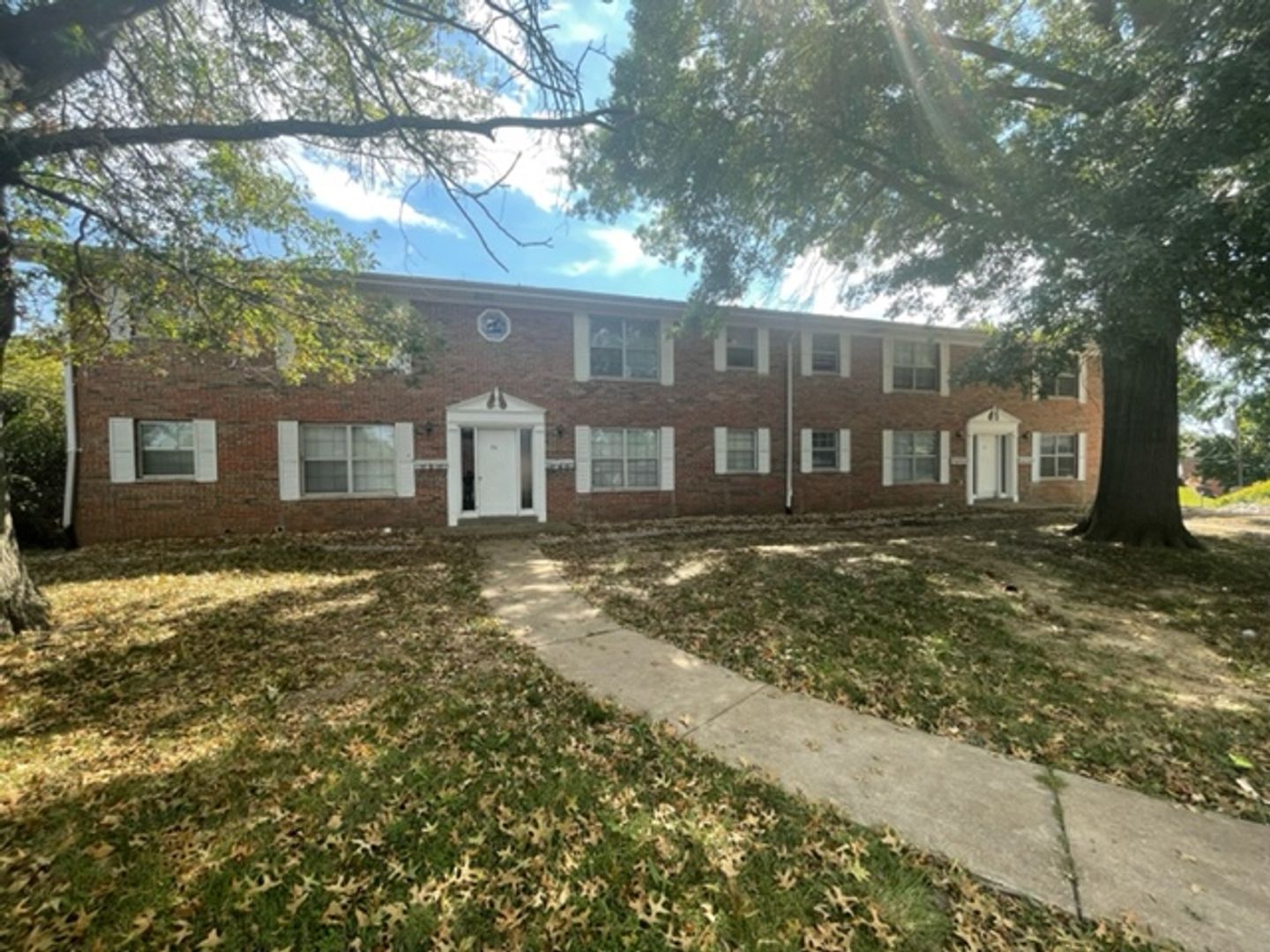 Belleville Apartment: 1528 Lebanon Avenue