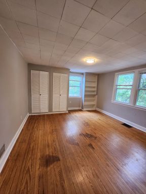 2 Bed 1 Bath Apartment – photo 1