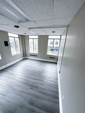 Discover Flexible Office Suites in the Professional Arts Building – photo 1