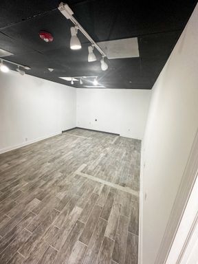Prime First-Floor Commercial Space in the Stunning Grand Piano Building – photo 1