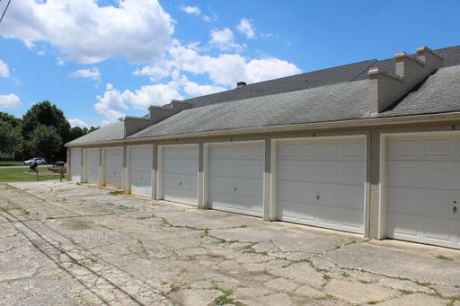 Storage Unit/Garage for Rent!