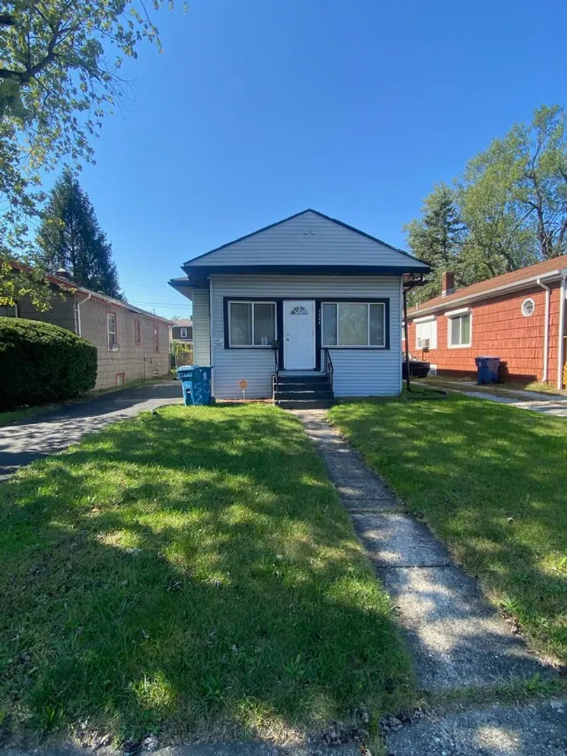 Gary House: 3844 Virginia