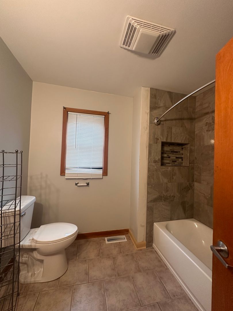 257 Fernwood Street 6 of 8