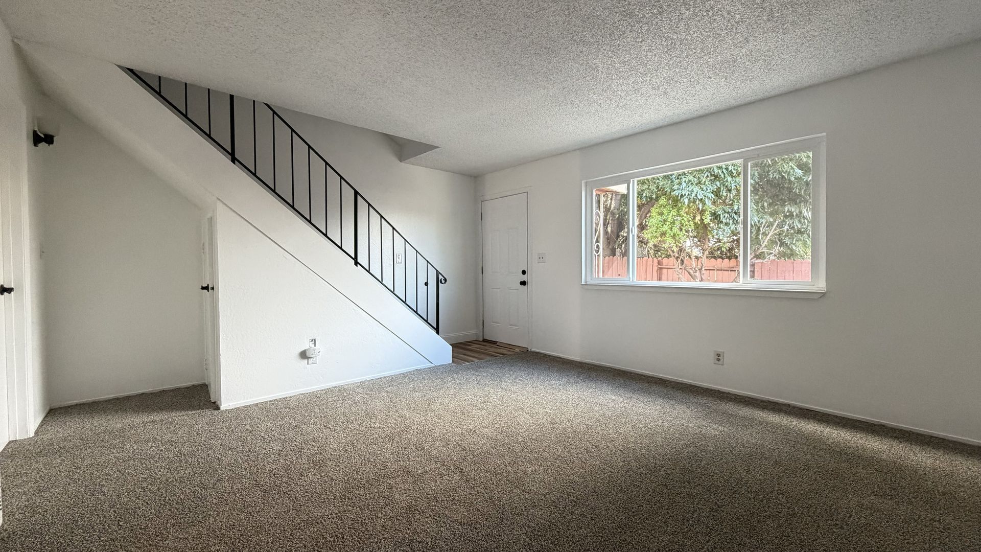 Hayward Townhome: Blossom Way 187