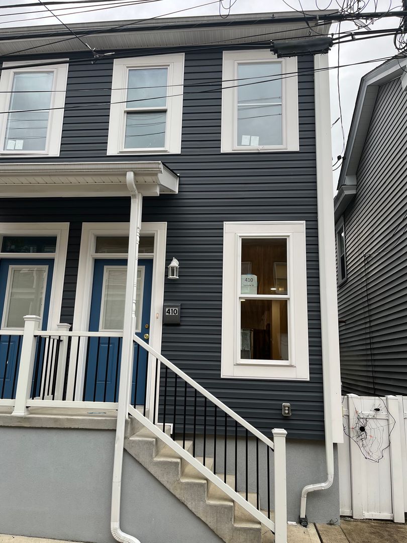 Pittsburgh House: 410 Sample Street