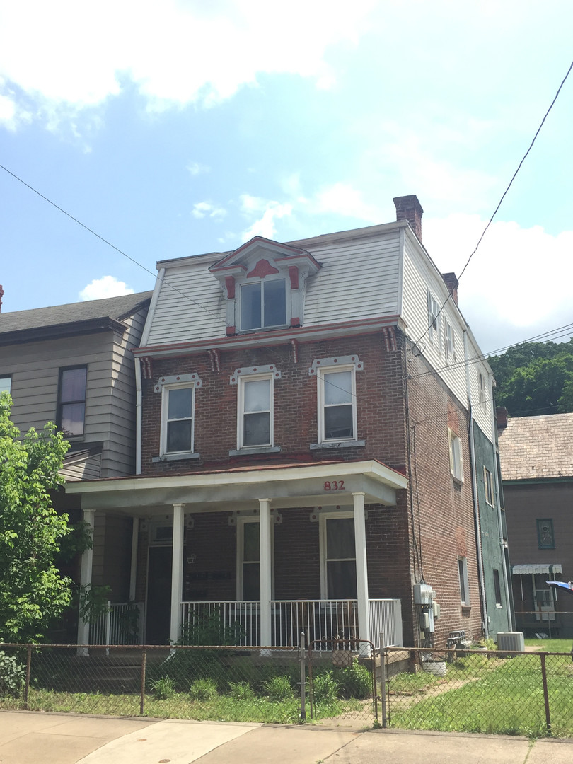 Pittsburgh Apartment: 832 Evergreen Avenue