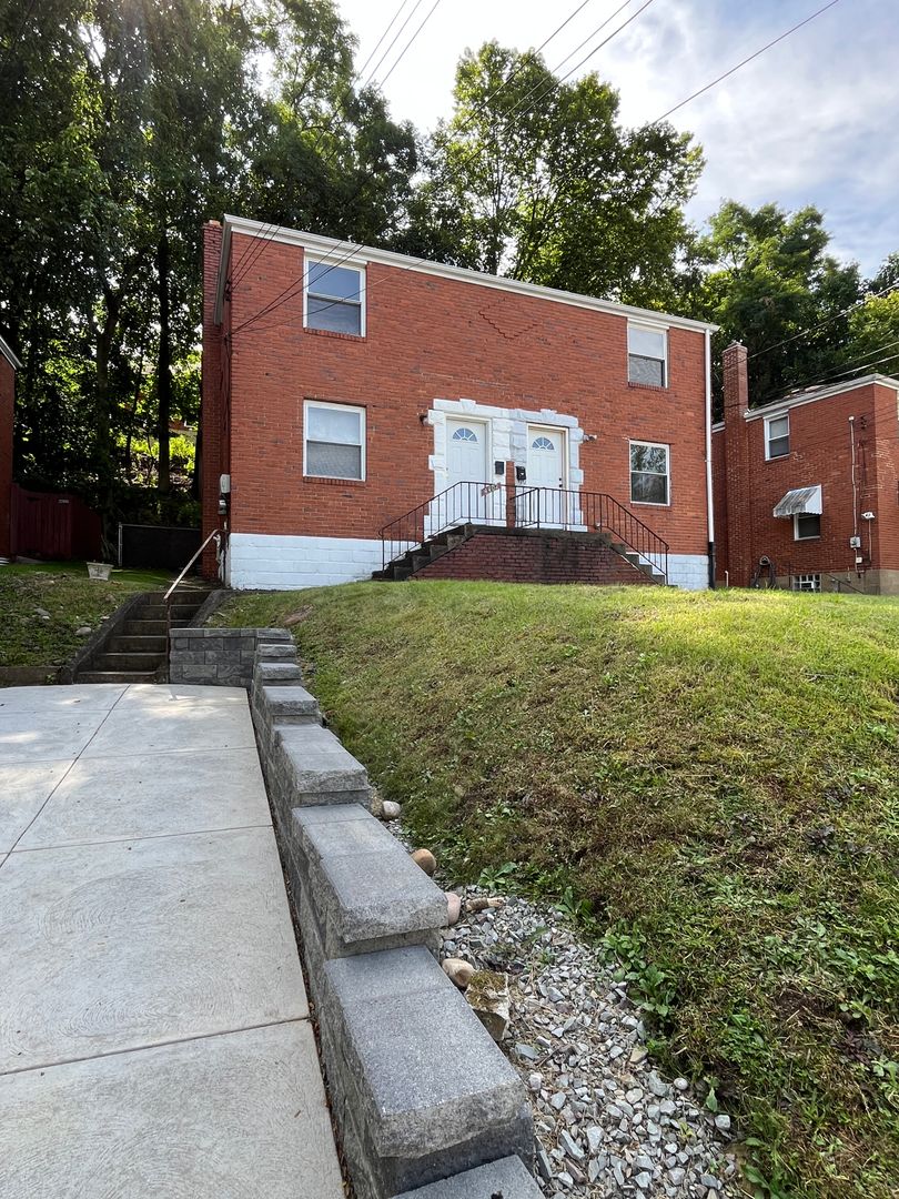 Pittsburgh House: 4402 Coleridge Street