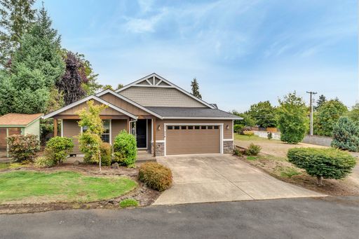 Move In Ready One Level Vaulted Ceiling Home Close to Pacific University! – photo 1