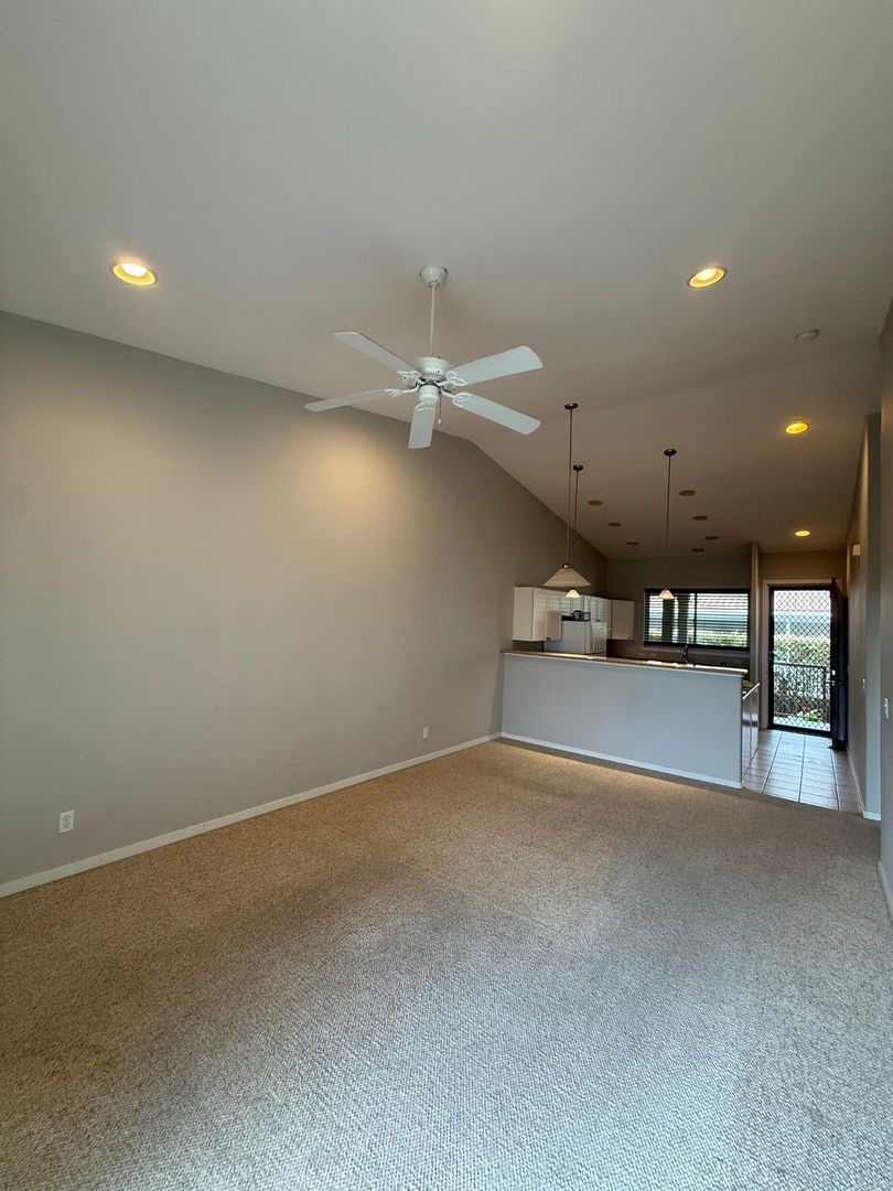 Kailua-Kona Condo: 75-346 Hualalai Rd.