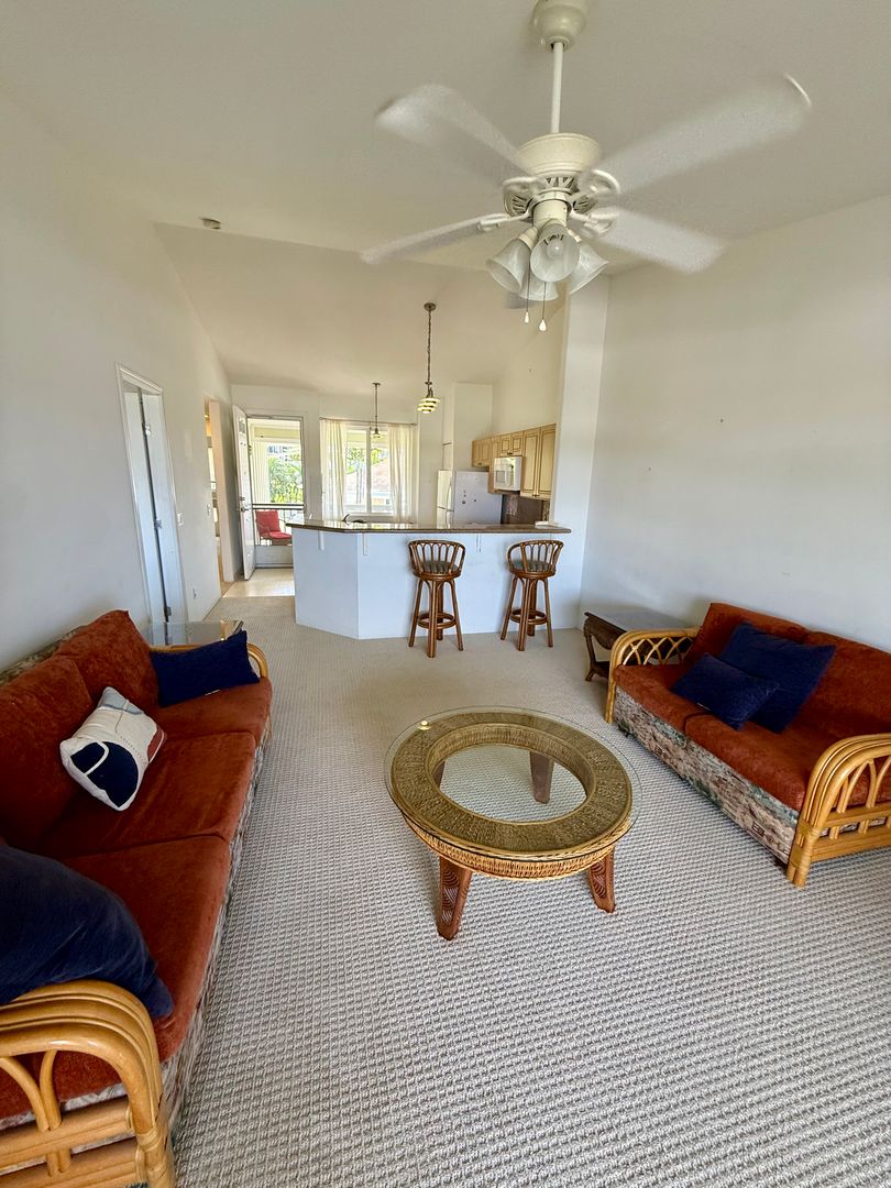 Kailua Kona Condo: 75-6009 Alii Dr.,