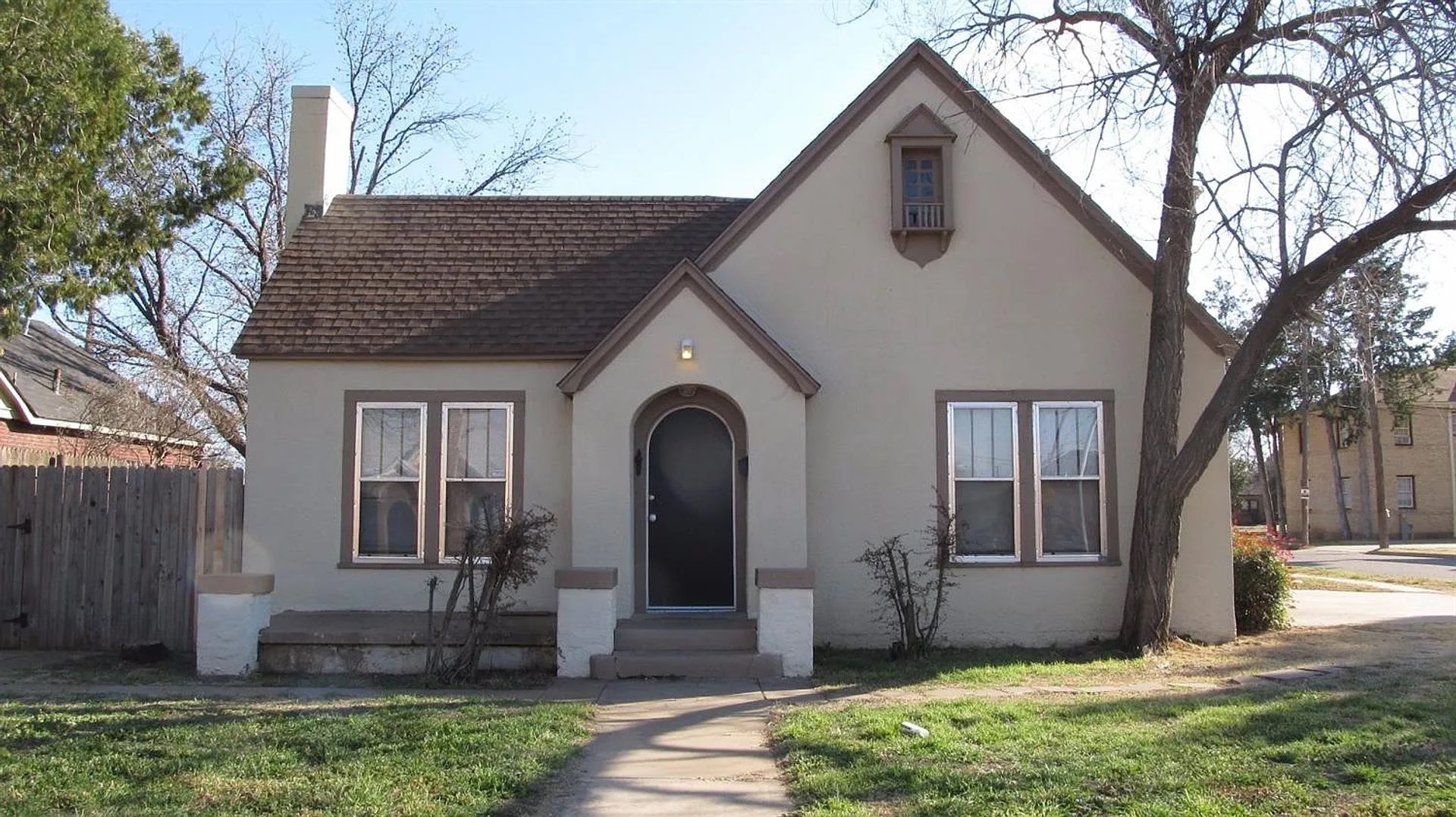 Lubbock House: 2223 16th Street