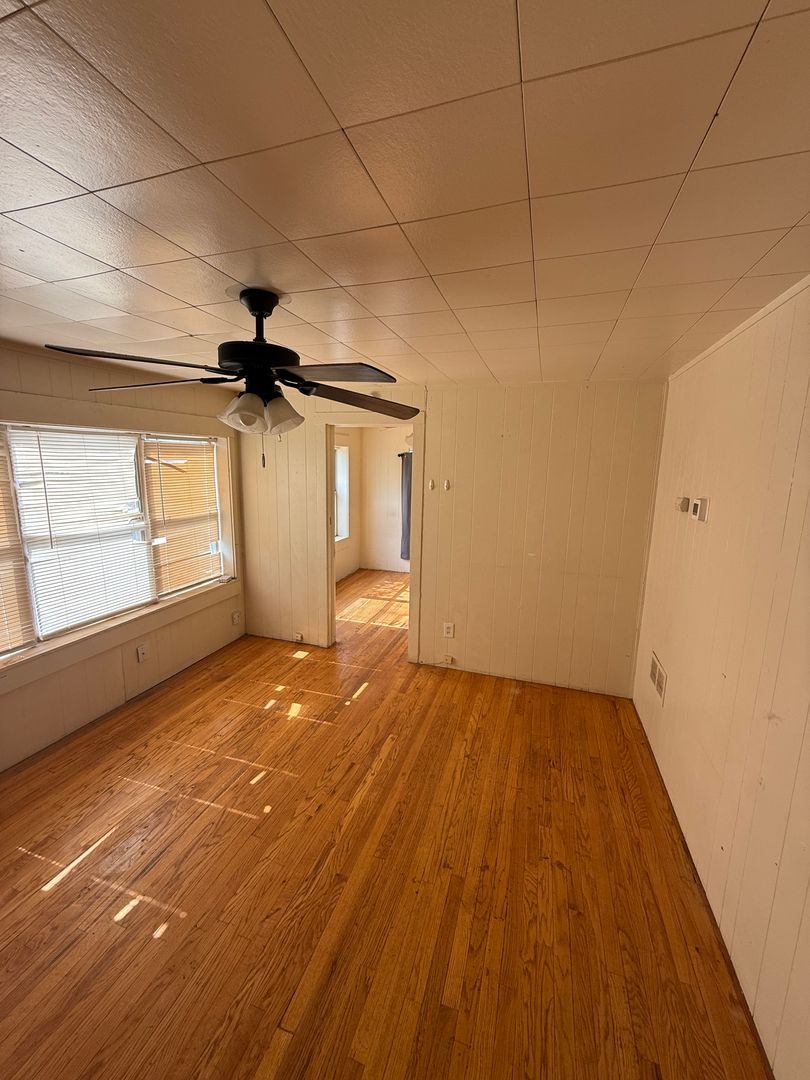 Lubbock Apartment: 1307 Avenue X