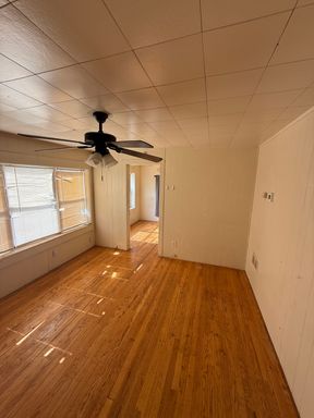 Upstairs Apartment Near Tech – photo 1