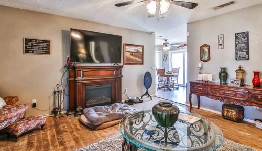 2 bedroom 1 bathroom house in Wolfforth!