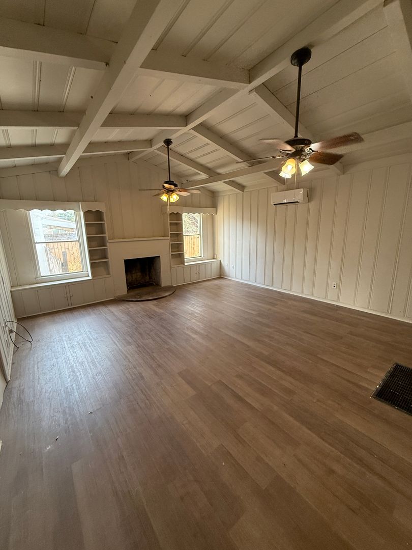 Lubbock Apartment: 1903 16th Street