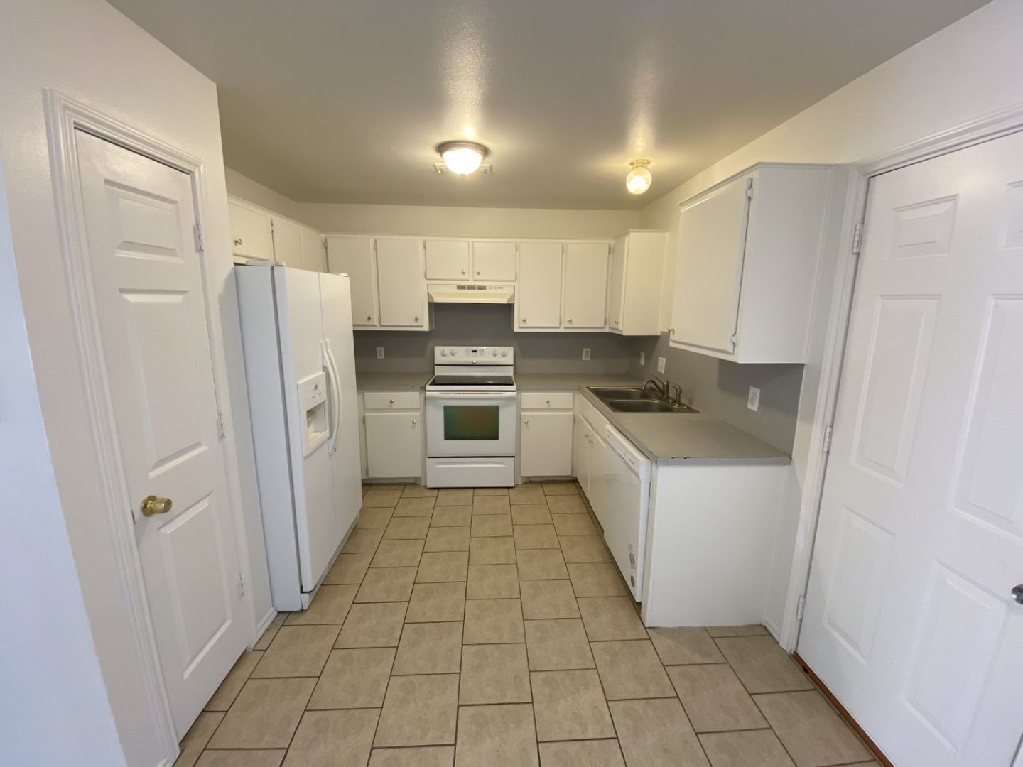 Lubbock House: 513 E Queens Street