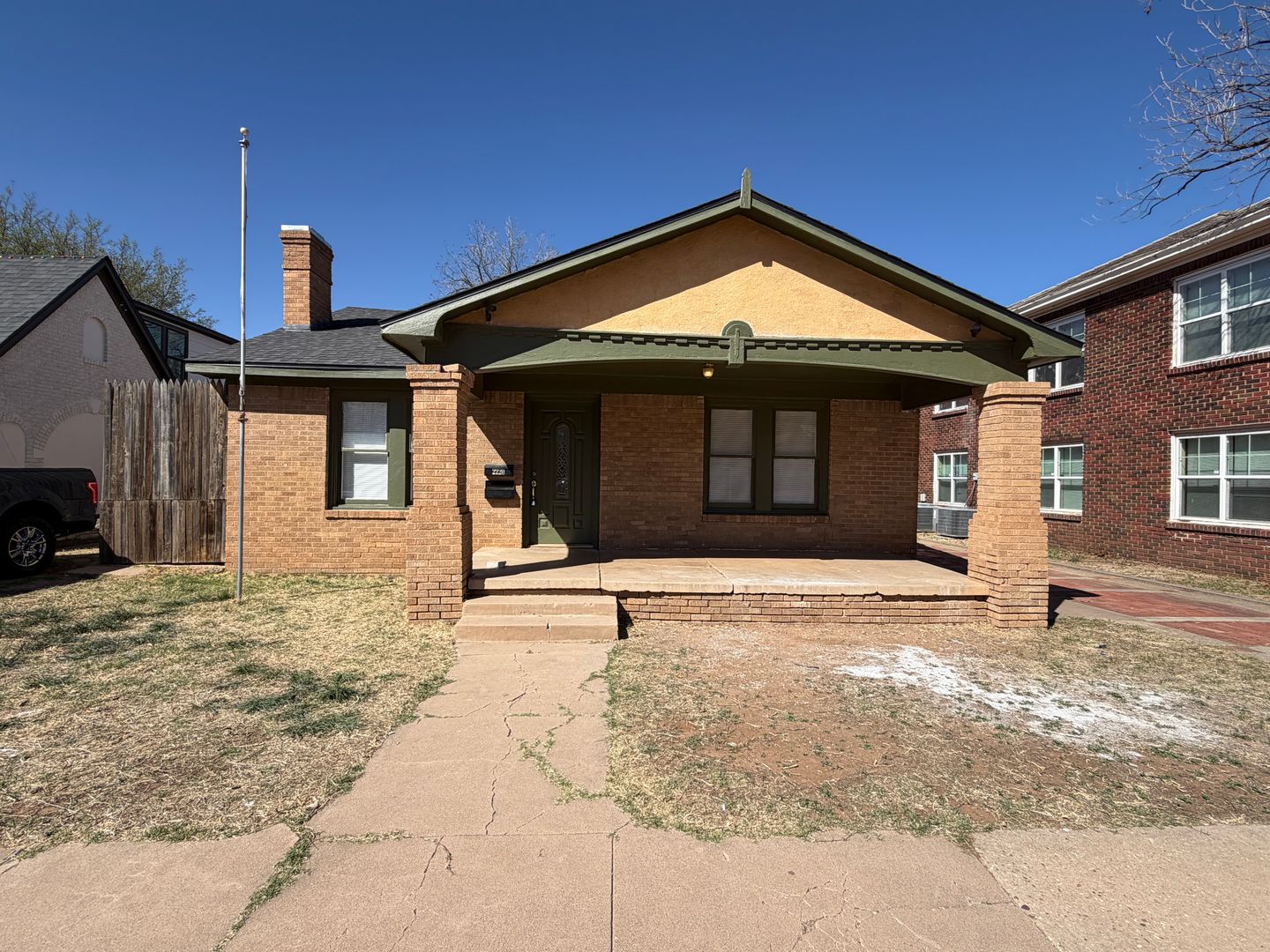 Lubbock House: 2220 16th Street
