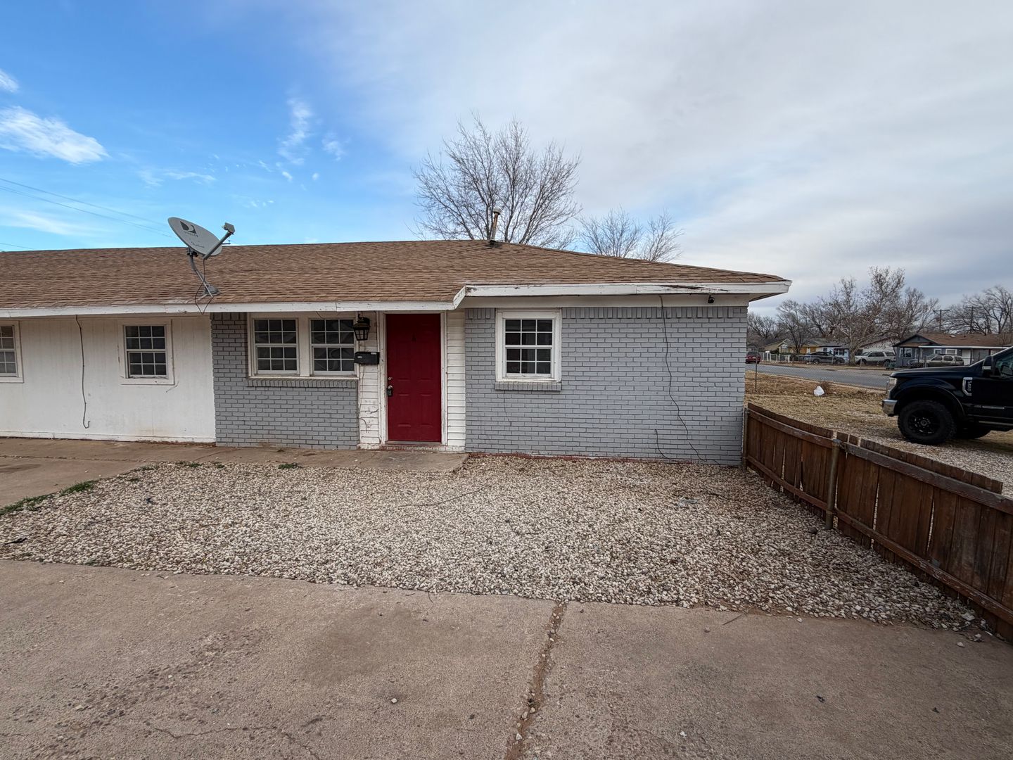 Lubbock Apartment: 2715 E 2nd Street
