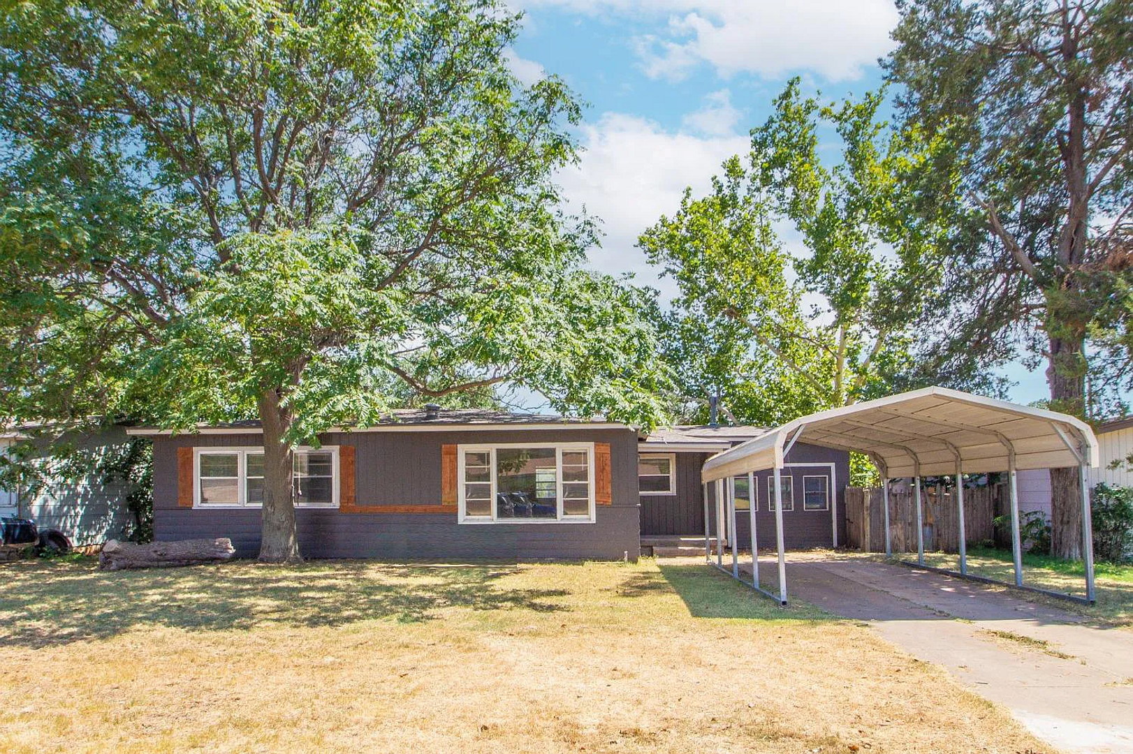 Lubbock House: 2011 45th Street