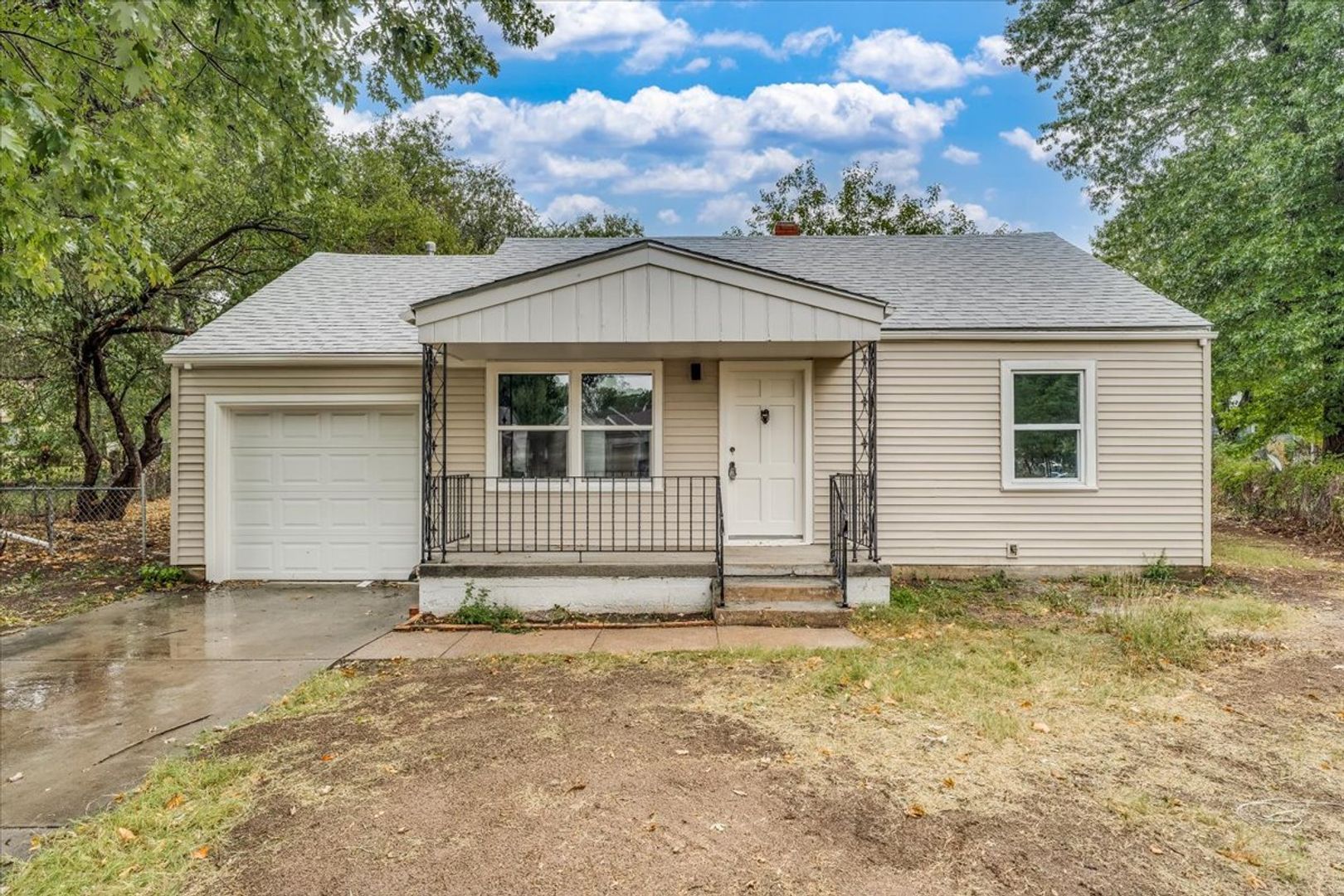 Wichita House: 804 S Bleckley Dr