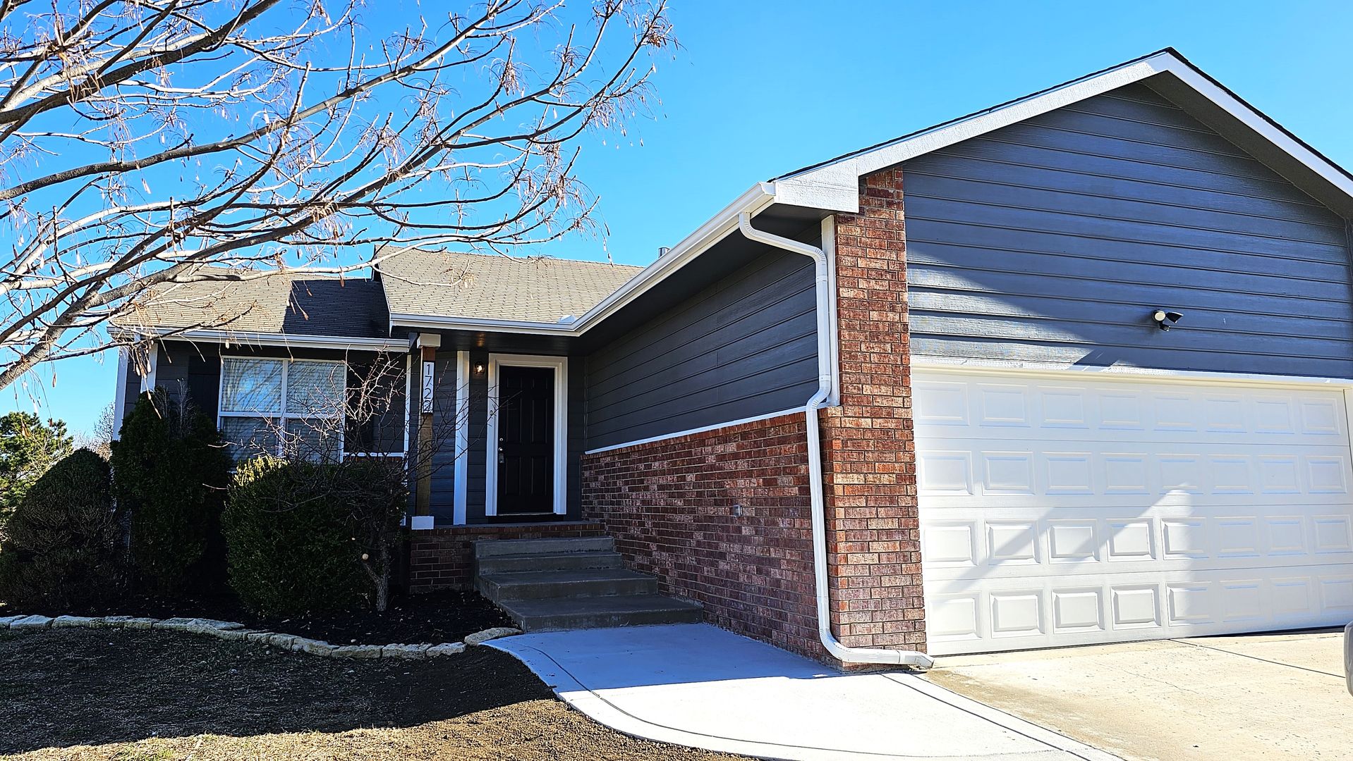 Andover House: 1722 N Pear Tree Ct