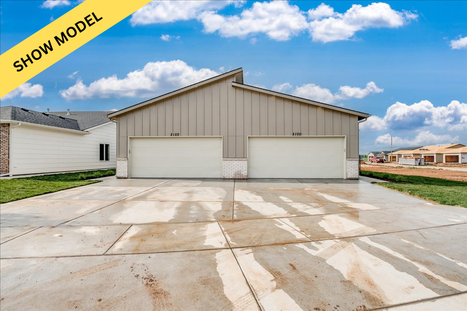 Goddard House: 15204 W Kristina St