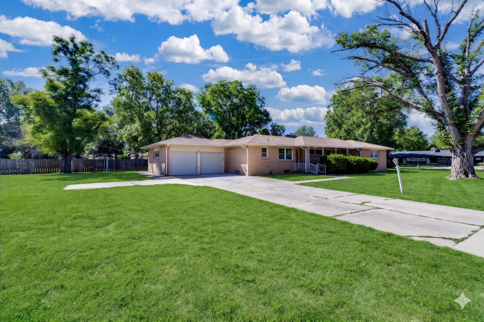 Wichita House: 400 S Evergreen Ln