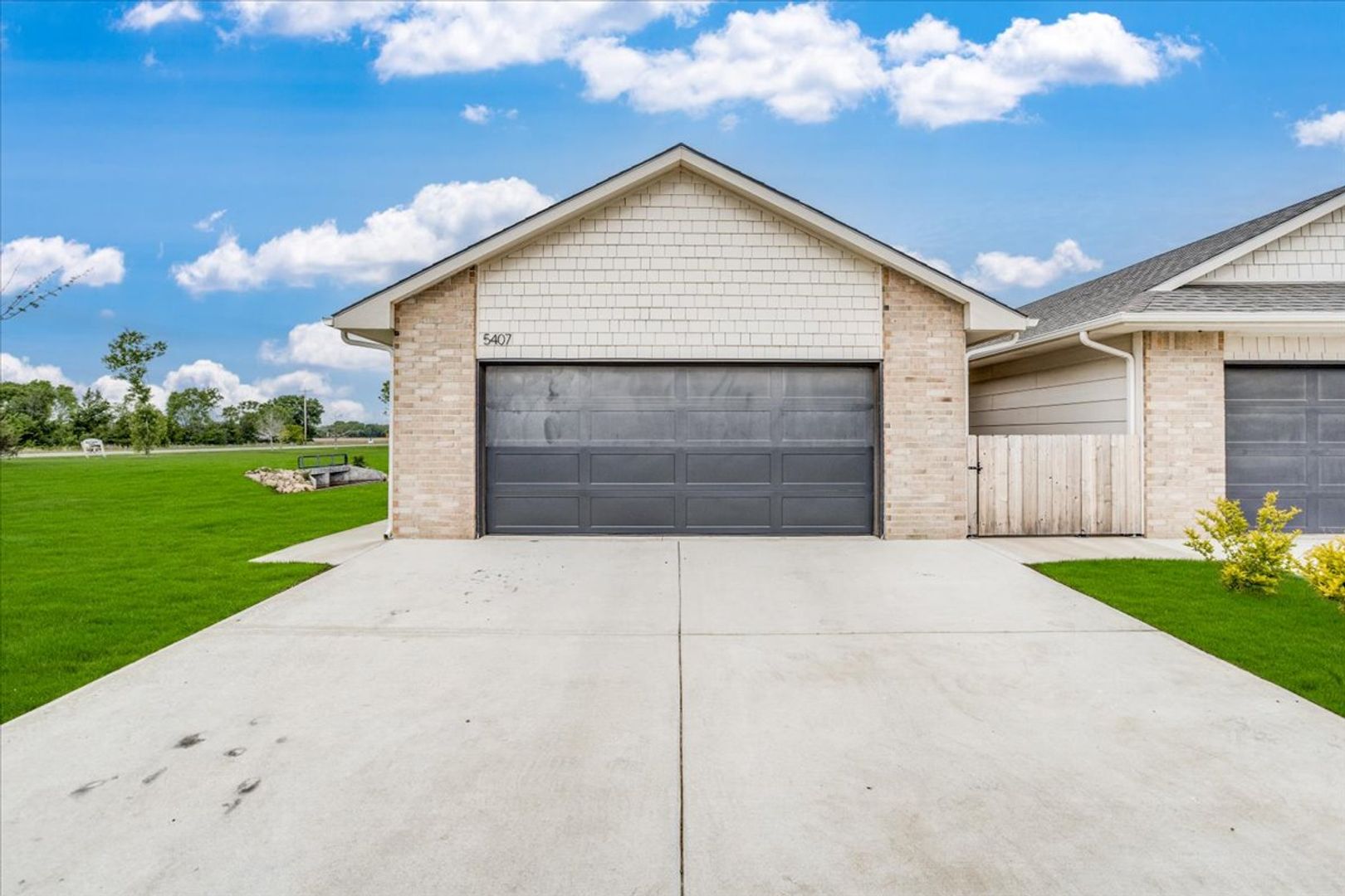 Wichita House: 11238 W 35th Cir S