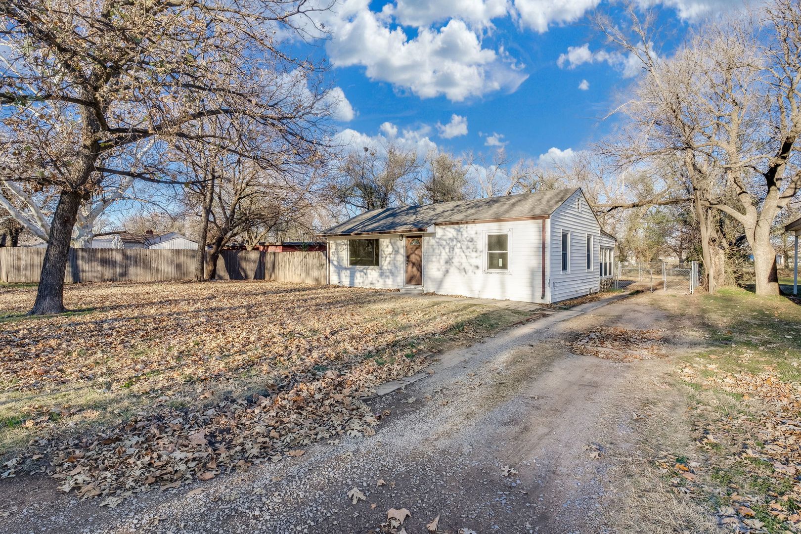 Wichita House: 4316 S Bartlow Dr