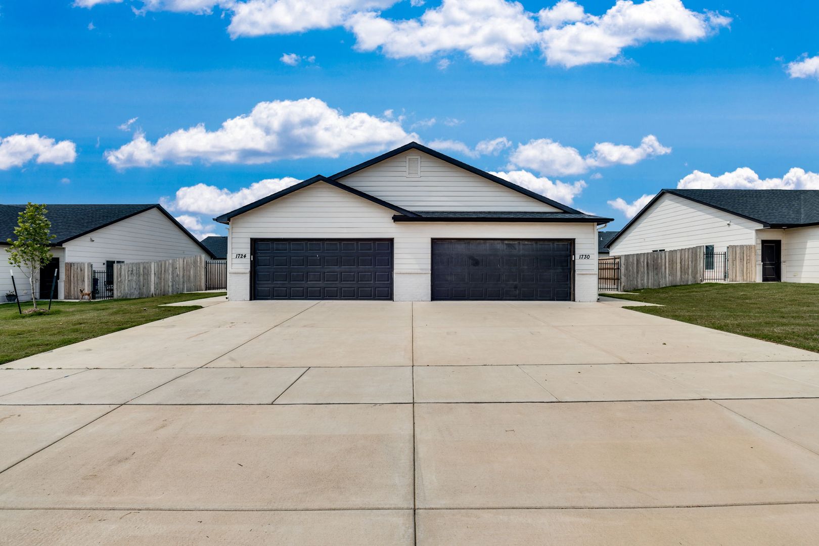 Derby House: 1748 E Watervale Ct