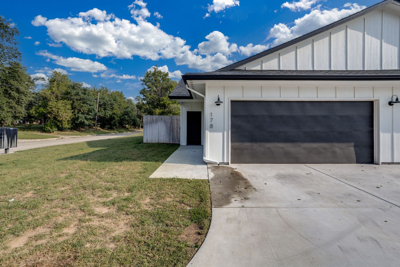 Wichita House: 192 S Anna St