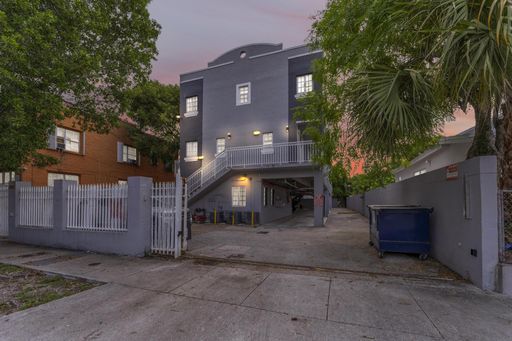 2-story unit with 1 Bed/1.5 Baths @ $1,950 – photo 1